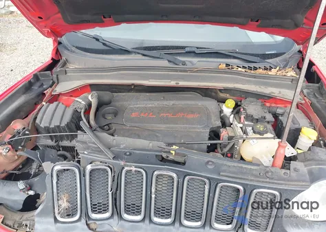 2015 Jeep Renegade Latitude z USA, uszkodzony, nr VIN ZACCJABT7FPC28006